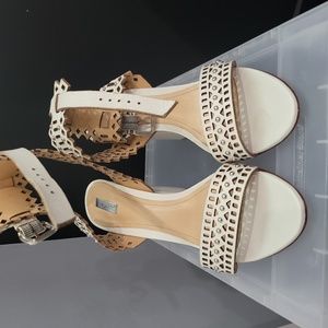 Schutz Atanado Soft Pearl Sandal